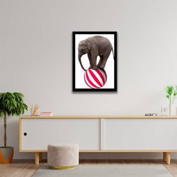 Quadro Decorativo Elefante em Cima da Bola - Imagem 2