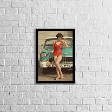 Quadro Mulher com Carro dos Anos 50