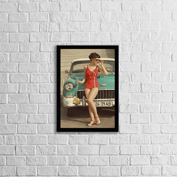 Quadro Mulher com Carro dos Anos 50