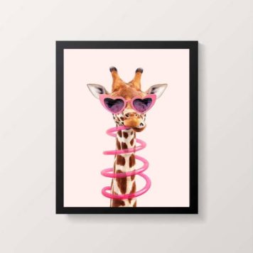 Quadro decorativo girafa de óculos de coração rosa