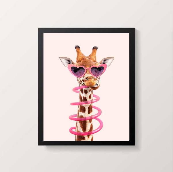 Quadro decorativo girafa de óculos de coração rosa