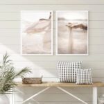 Kit 2 Quadros Fotografias Bege Mulher Areia Praia