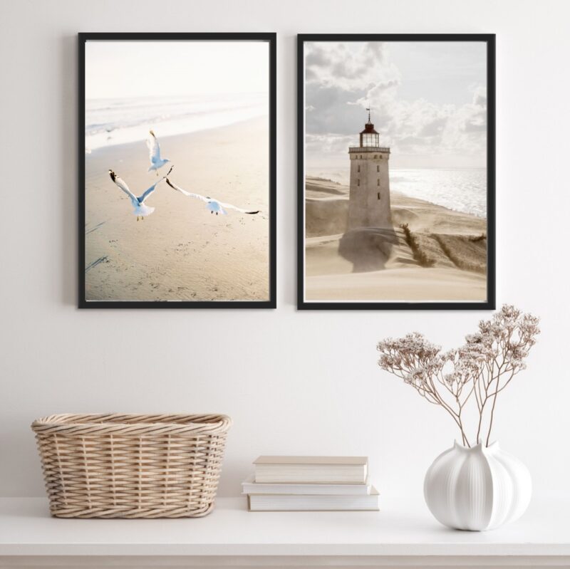 Kit 2 Quadros Praia Branco E Bege- Gaivotas E Farol