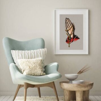 Quadro Decorativo Mãos Com Terço- 60x48 Cm