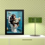 Quadro Divertido Banheiro Chipanzé Com Jornal