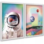 Kit 2 Quadros Astronauta Colorido Planetas