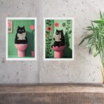 Kit 2 Quadros Gato No Banheiro - Verde e Rosa