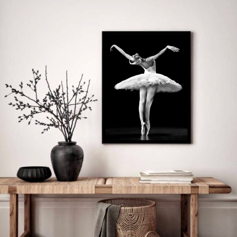 Quadro Decorativo Bailarina P&B - 70x50 cm