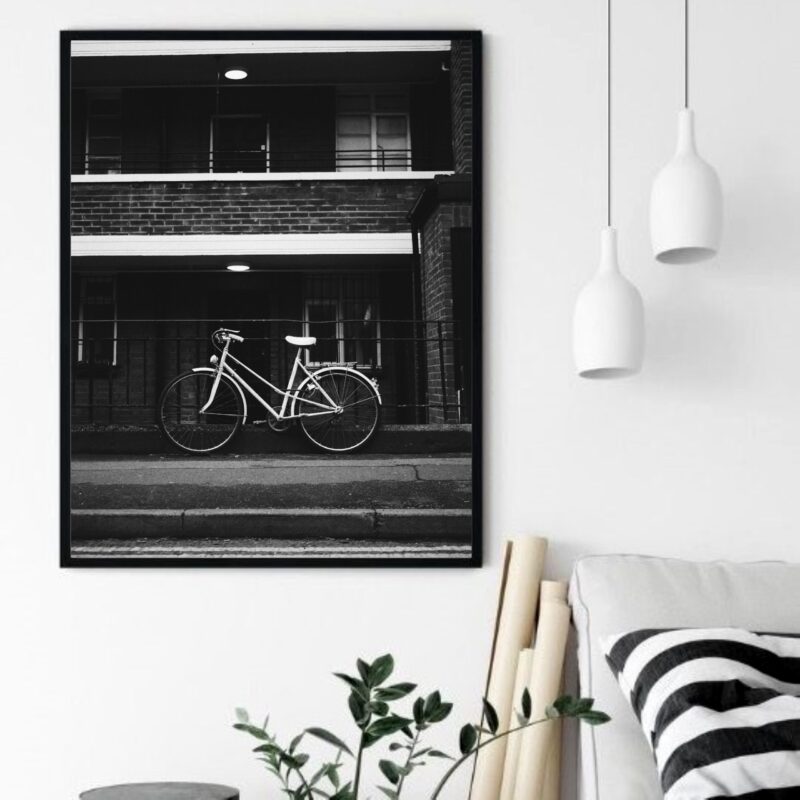 Quadro Decorativo Bicicleta Retro Calçada - 70x50 cm