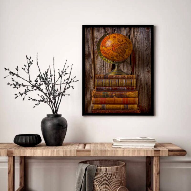 Quadro Decorativo Globo Livros Antigos - 70x50 cm