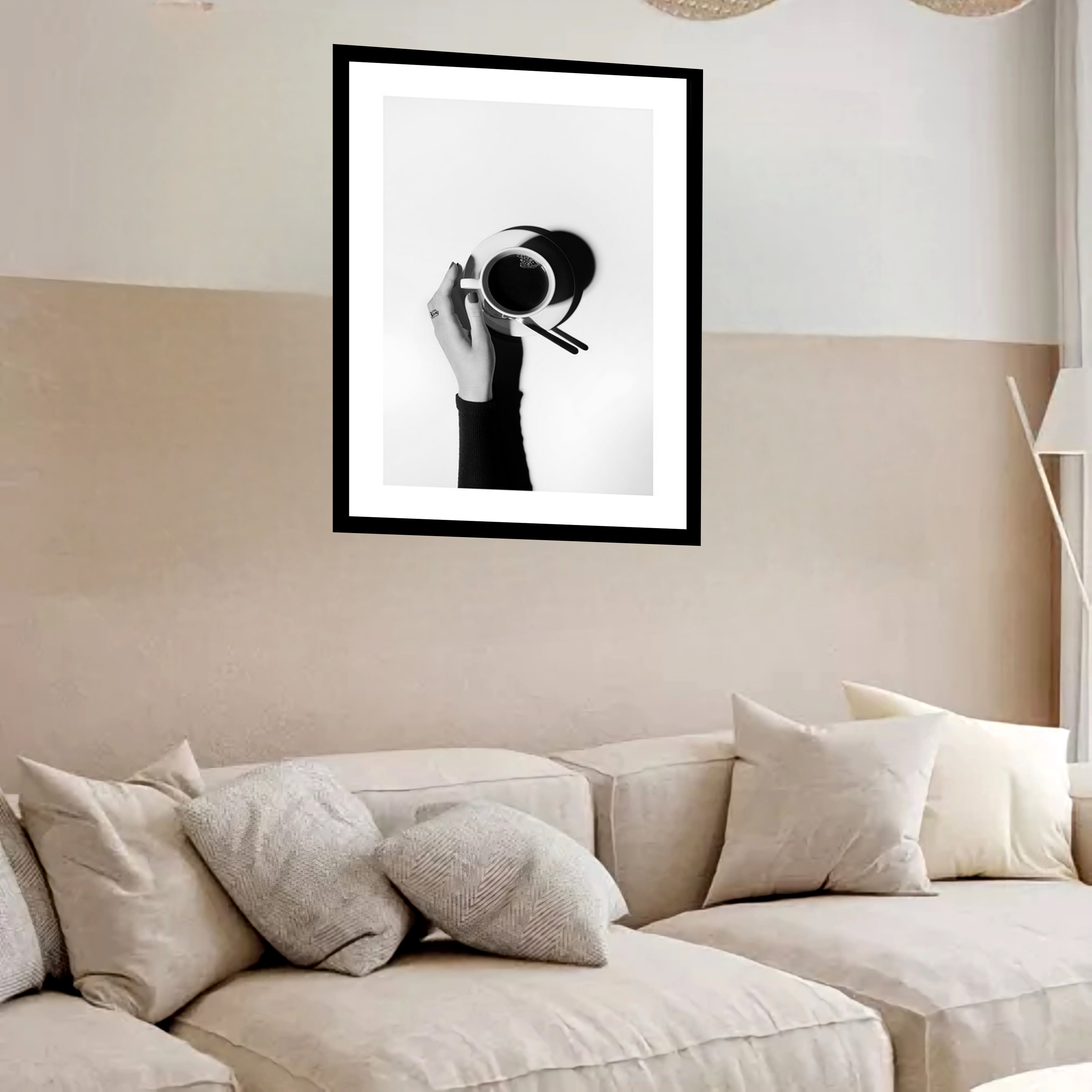 Quadro Decorativo Xícara Café Mão P&B - 70x50 cm