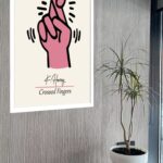 Quadro Decorativo Keith Haring Crossed Fingers - 70x50 cm
