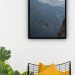 Quadro Decorativo Águia Voando Vale - 70x50 cm