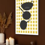 Quadro Decorativo Cozinha Panelas Fundo Xadrez - 70x50 cm