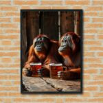 Quadro Decorativo Orangotangos Tomando Cerveja - 70x50 cm