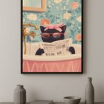 Quadro Decorativo Gatinha No Banho Com Jornal